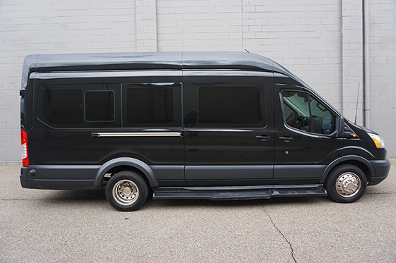Detroit limo vans